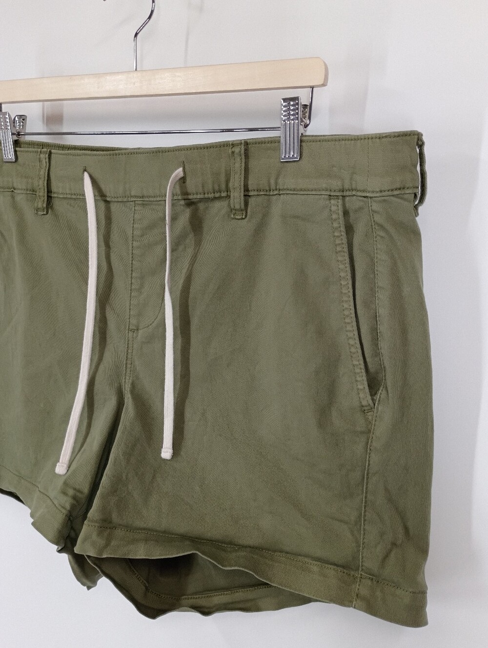Torrid Weekend Mid Rise Shorts - Picture 2 of 6